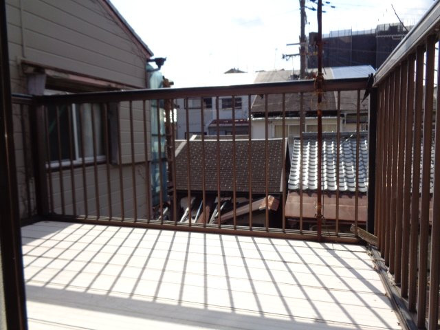 赤川貸家のバルコニー
