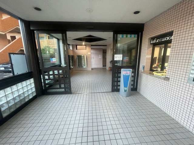 【エントランス】ネオハイツ荒川公園 