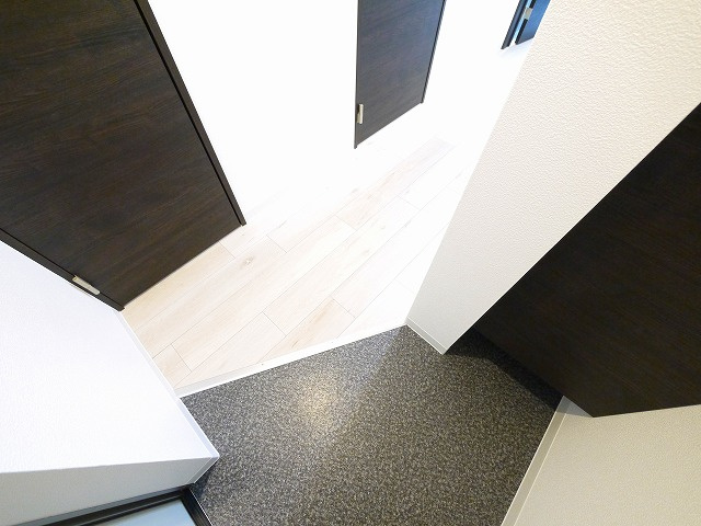 ジーメゾン富雄エヴァースの玄関