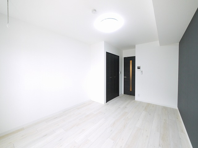 ジーメゾン富雄エヴァースの居間・リビング