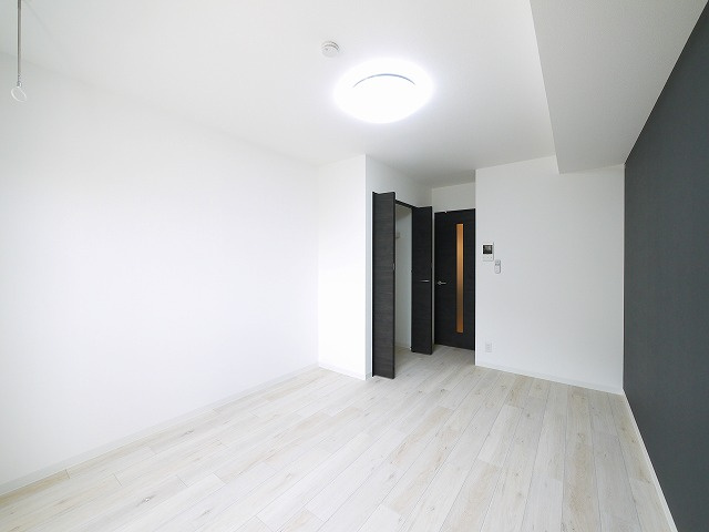 ジーメゾン富雄エヴァースの居間・リビング