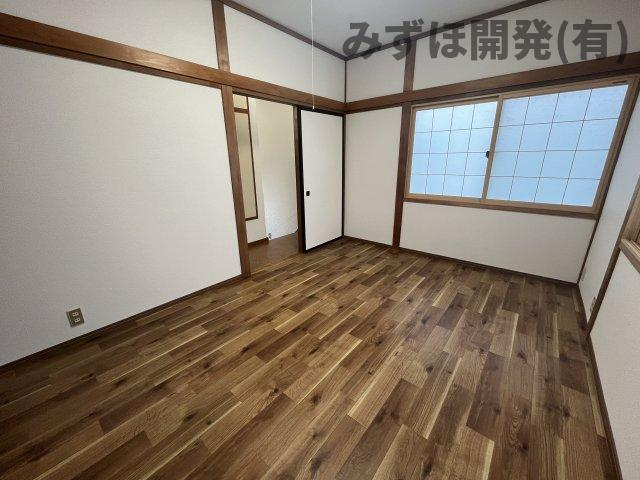 山形市江南4丁目4番26号（地番4-12）の洋室|2階の洋室　収納がたっぷりあり、安心です◎