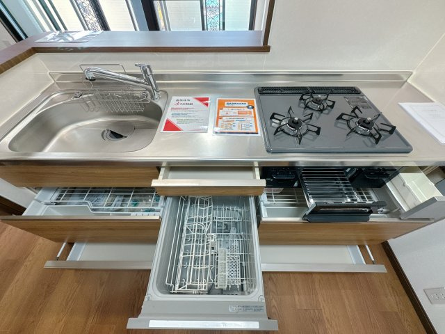 【キッチン】 | シティパル春日Ⅱ☆仲介手数料無料☆ | 対面式のカウンターキッチン♪テレビを見ながら？お子さんの宿題を見ながら？お話しながら？色んな「～ながら」で料理が楽しくできちゃいます(＾＾)