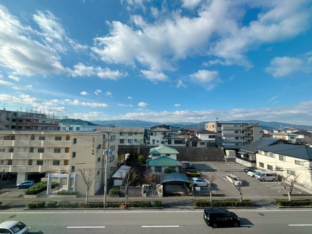 【展望】 | シティパル春日Ⅱ☆仲介手数料無料☆ | バルコニーからの展望。遮る建物が無く、素敵な景観と暖かい日差しをお部屋に運んでくれます♪