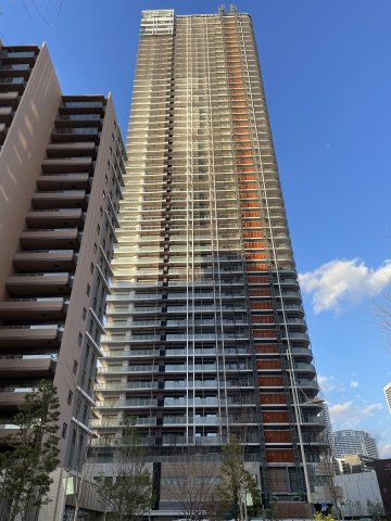 SKY DUO SUN VILLAGE T棟 48階の外観