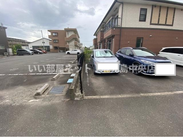 【駐車場】
