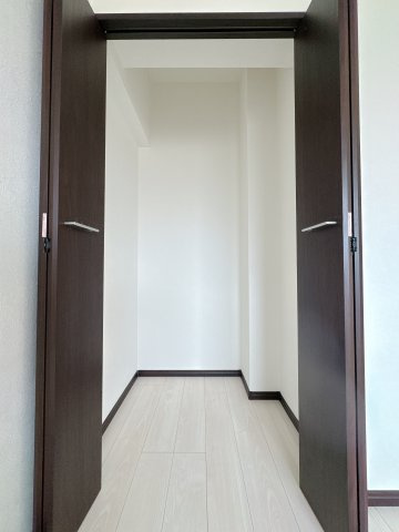 【収納】 | ロマネスク飯倉☆仲介手数料無料☆ | 収納力としては物足りないかもしれませんが、そこは貴方のアイディア次第、工夫してみてください。