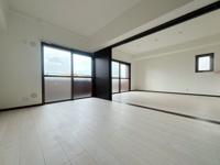 【居間・リビング】 | ロマネスク飯倉☆仲介手数料無料☆ | ゆっくり過ごしたり食事をしたり、日々の暮らしに彩りを添えてくれる、そんな楽しく豊かな空間になりそうです。