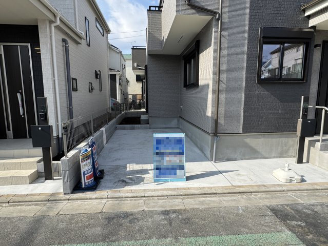 葛飾区西水元４丁目新築戸建【幸田小学校：8分】の駐車場|1号棟駐車スペース
