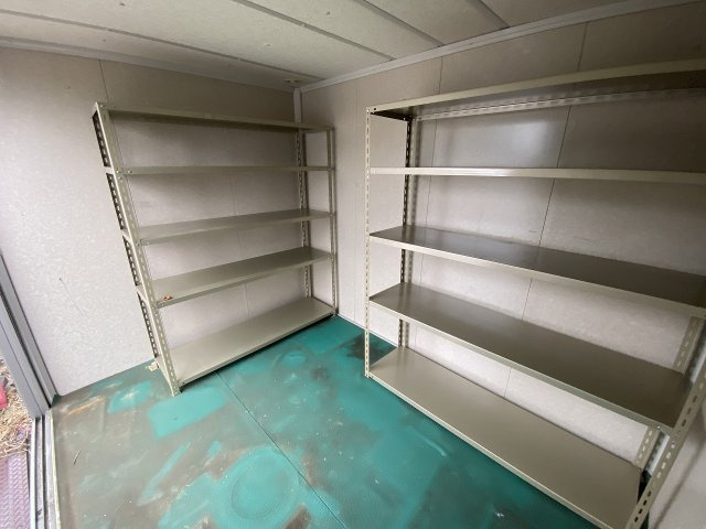 見附市細越１丁目駐車場の収納