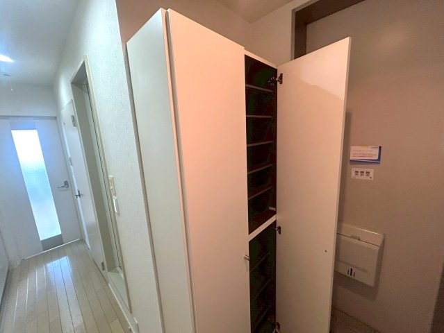 アーバンクレスト西新宿の玄関