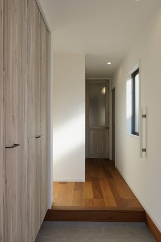 宮場町MJプラザB棟のエントランス|玄関