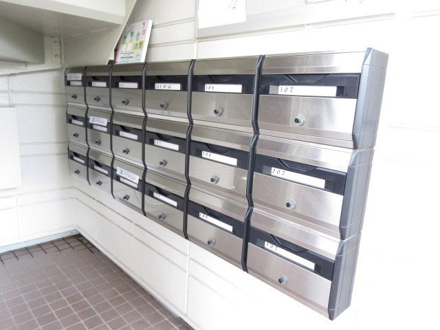 メゾン鶴ヶ峰のロビー