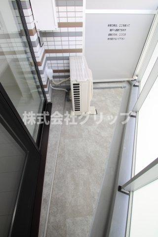 メインステージ横濱関内のバルコニー