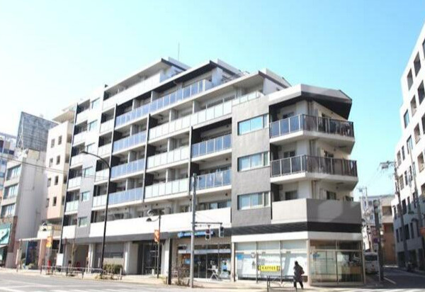 フェニシア学芸大学の外観