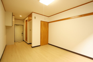 ワンルーム8帖