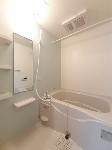 ドムス・ウィスタリアⅤの浴室|お風呂で日々の疲れを落としましょう