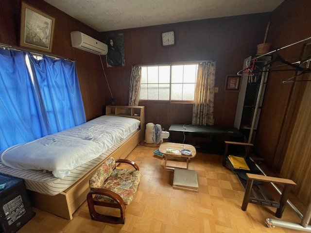 花巻市高木第20地割　中古住宅の洋室