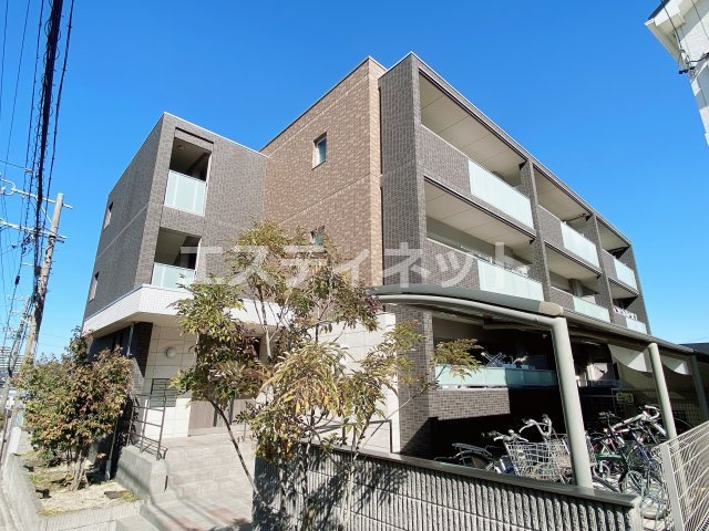 サプリーム大池の外観