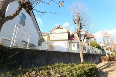 【外観】 | 神戸市西区井吹台東町3丁目　中古テラスハウス  仲介手数料割引！ | 外観もきれいです