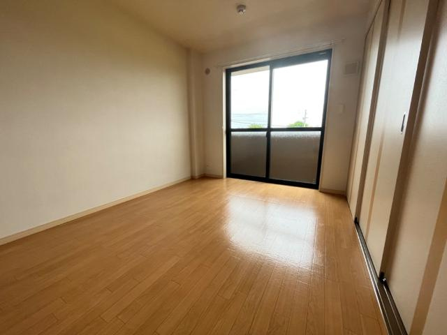 【内装】 | ネアポリス | 洋室