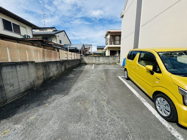アビタシオン奈良Aの駐車場