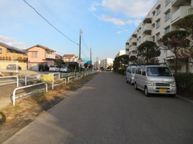 さいたま市見沼区大字新堤の倉庫の周辺