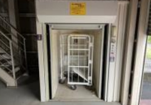 さいたま市見沼区大字新堤の倉庫の内装