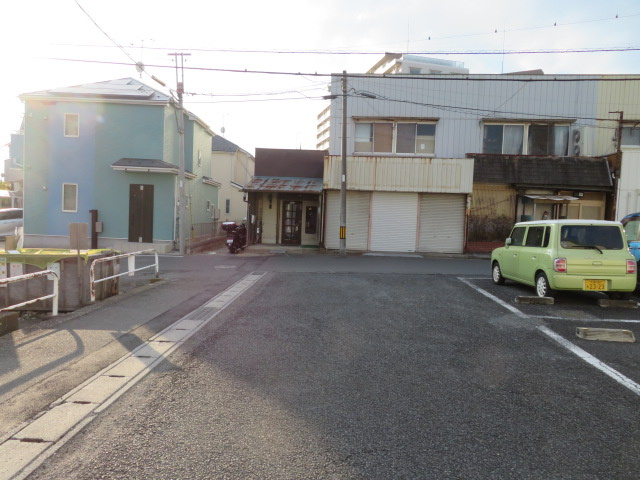 さいたま市見沼区大字新堤の倉庫の駐車場