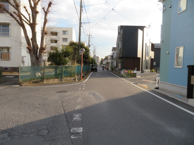 さいたま市見沼区大字新堤の倉庫の周辺