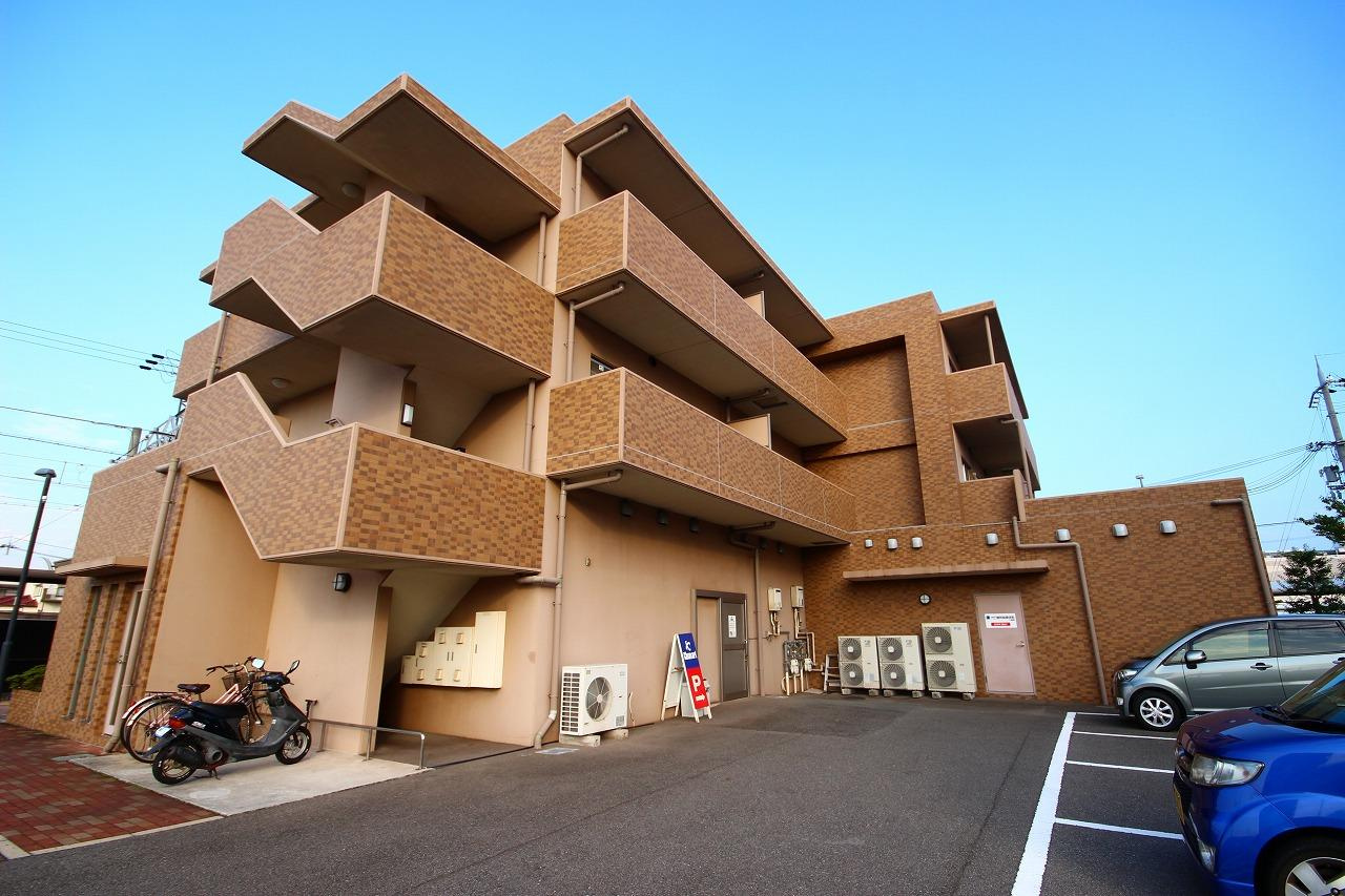 マンションレオーノの外観