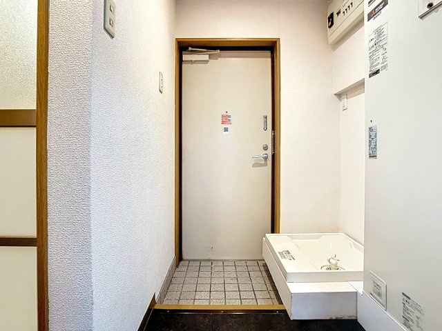 ルポワン醒ヶ井の玄関