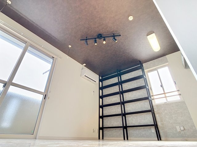 アンアトリエの居間・リビング