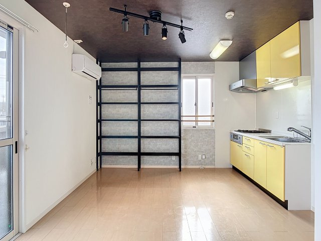 アンアトリエの居間・リビング