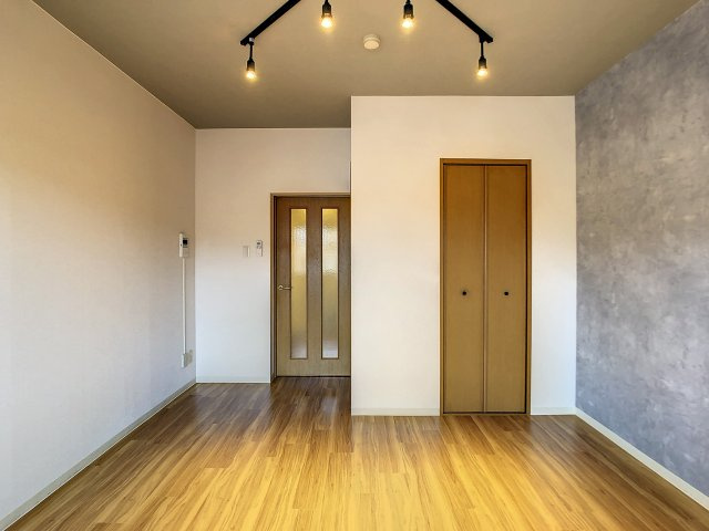 ルポワン醒ヶ井の洋室