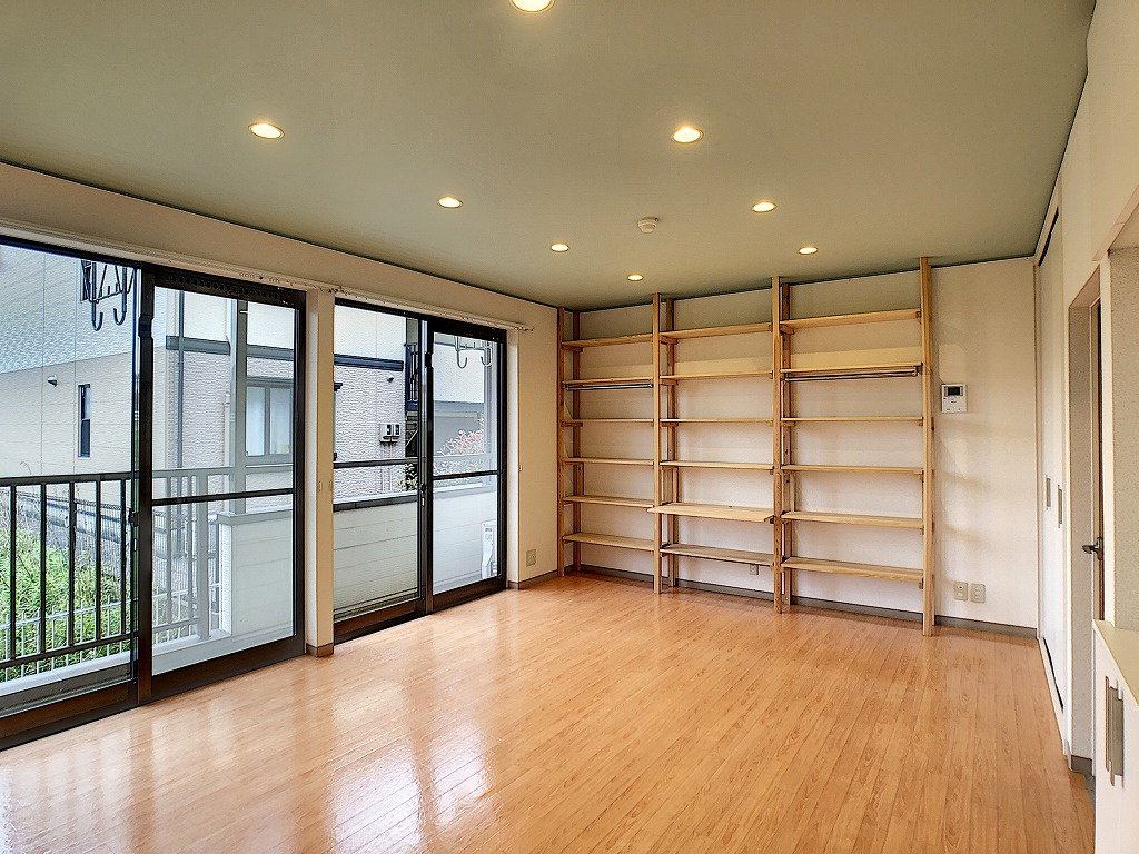 ファミール三池