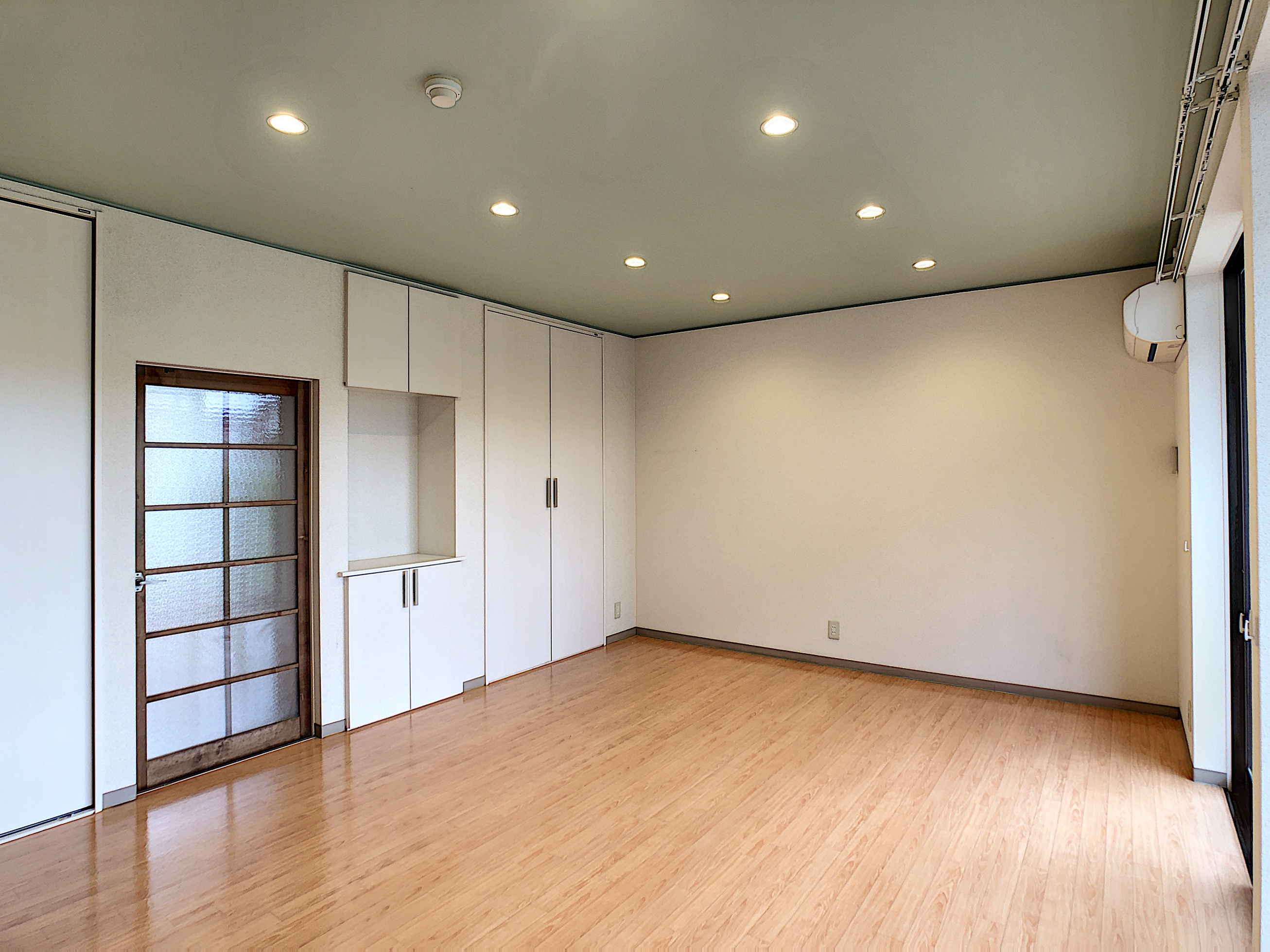 ファミール三池