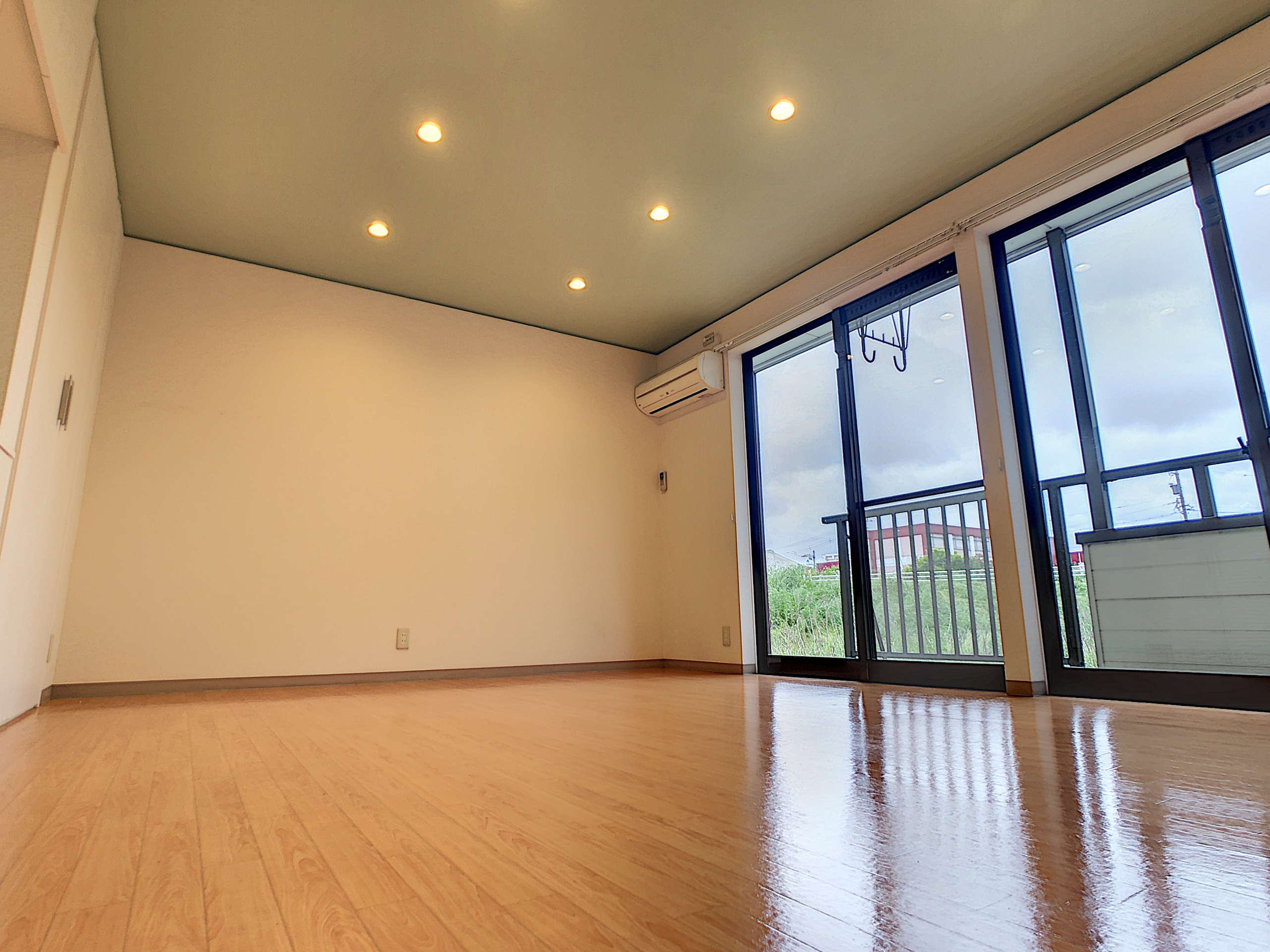 ファミール三池