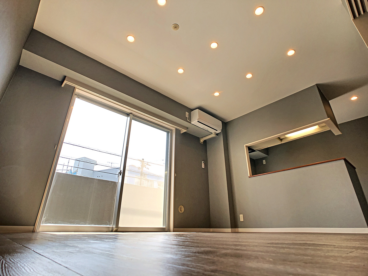 ラ・ペジブル駅西