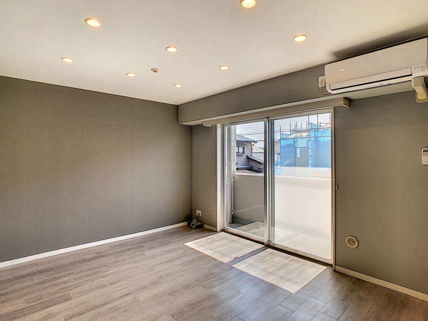 ラ・ペジブル駅西