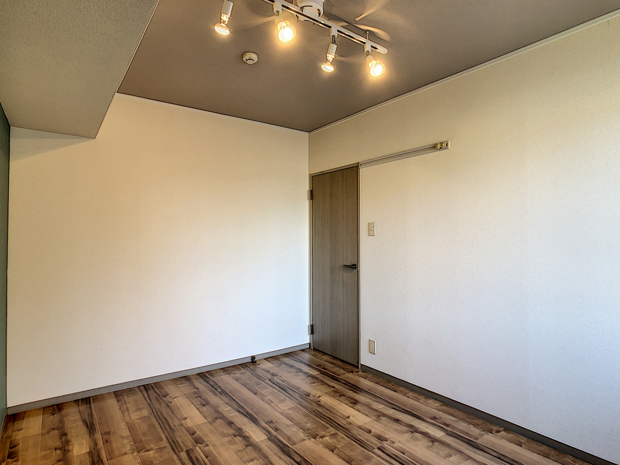 シャルマン高千穂