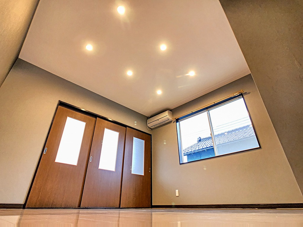 メゾン・ヌーボ出雲町No.8