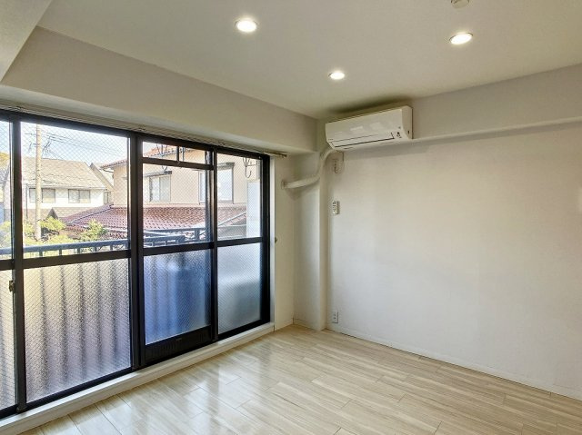 BACKSの居間・リビング