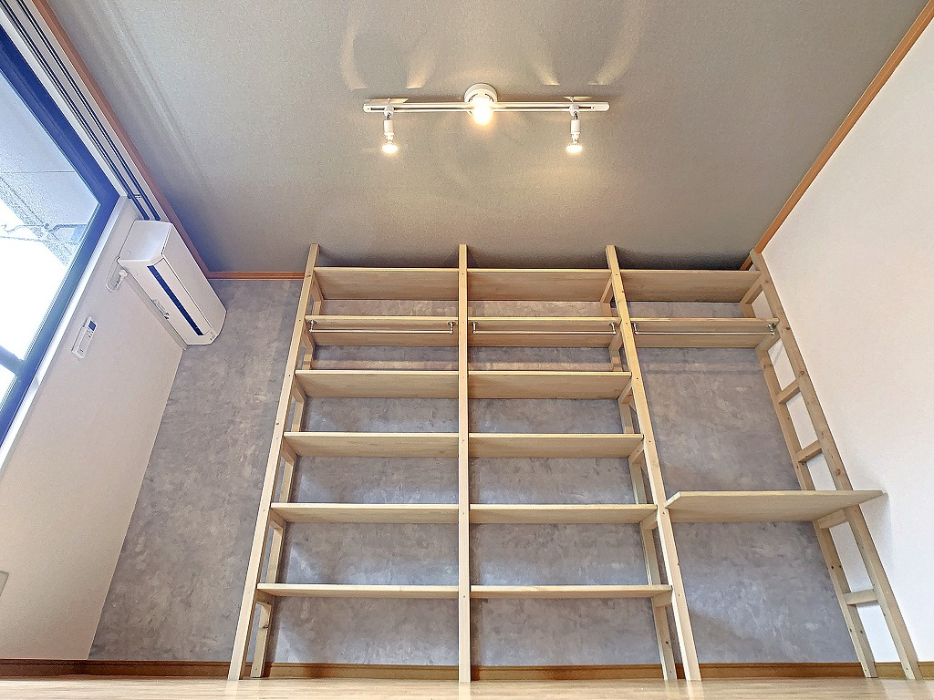 ドミール・ド・シャルマン駅西