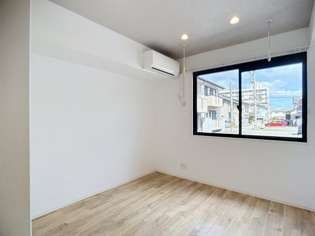 シャルマン高千穂の洋室