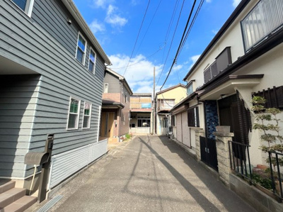 【前面道路含む現地写真】 | ◇◆横浜市都筑区川向町　中古一戸建て◆◇ | ◆前面道路も幅員があり車の運転も安心！前面道路は閑静な住宅地。車通りの少ない道路です。お子様にも安心です。