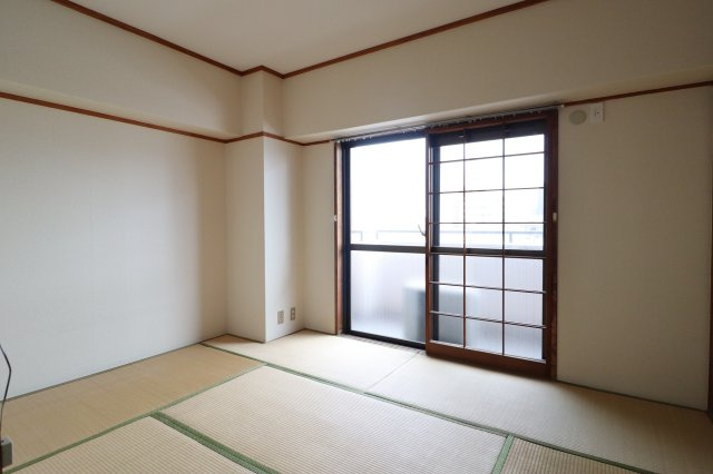 エバーライフ通町の和室