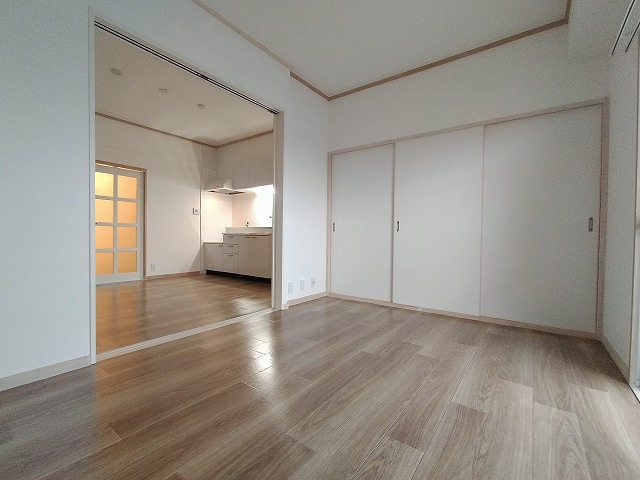 神戸市兵庫区西出町１丁目の賃貸マンションの内装|洋室