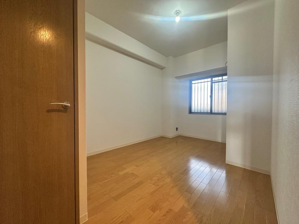 メロディーハイム枚方A棟の洋室|洋室6.0帖　北向き
■物件内覧・資金計画相談・住宅ローン相談、リフォーム相談、お問合せ受付中■
※当日・翌日のご内覧、ご相談はお電話でのお問合せがスムーズです！