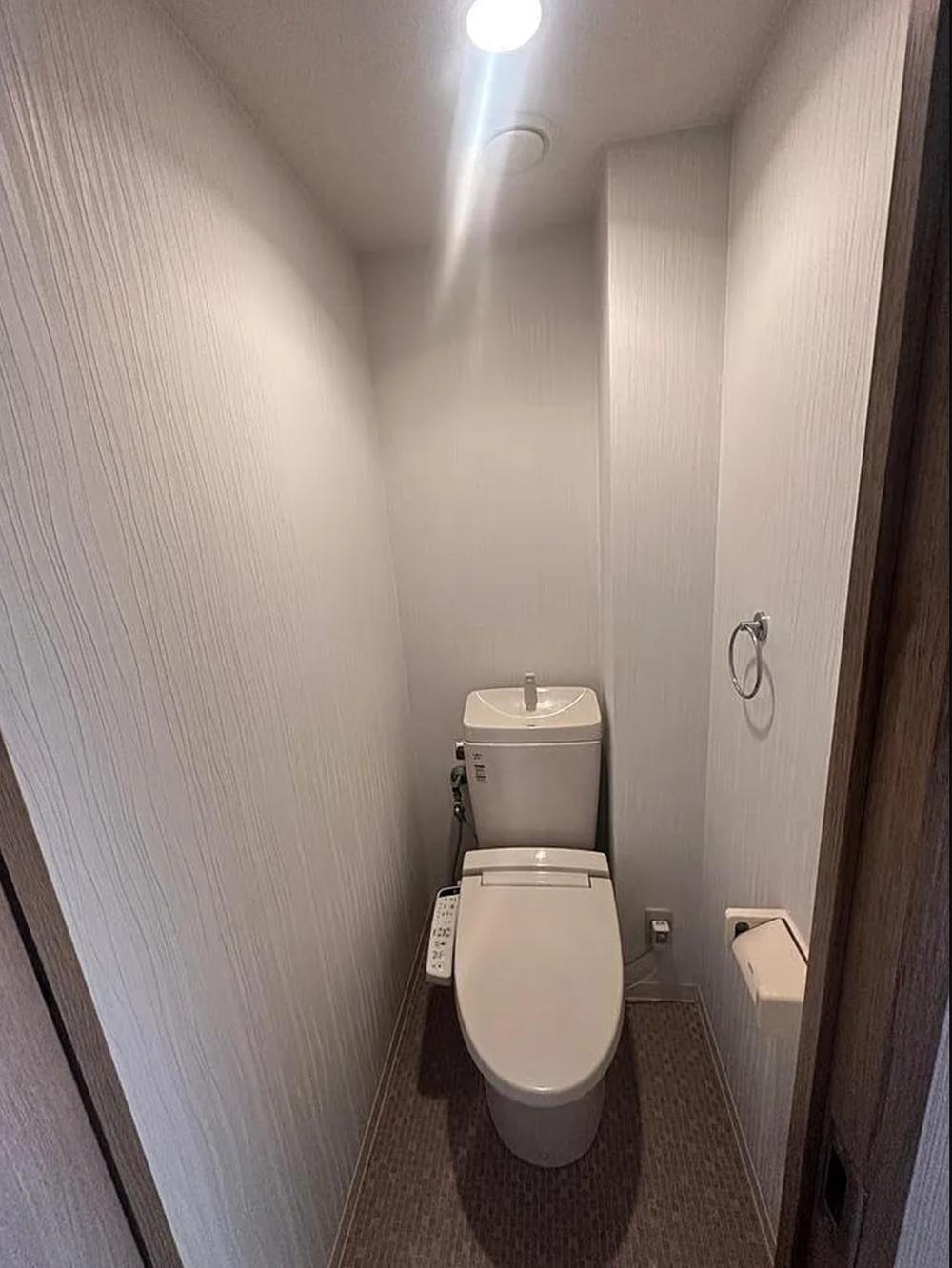 メロディーハイム枚方A棟のトイレ|温水洗浄便座
■物件内覧・資金計画相談・住宅ローン相談、リフォーム相談、お問合せ受付中■
※当日・翌日のご内覧、ご相談はお電話でのお問合せがスムーズです！